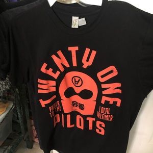 Twenty one pilots shirt